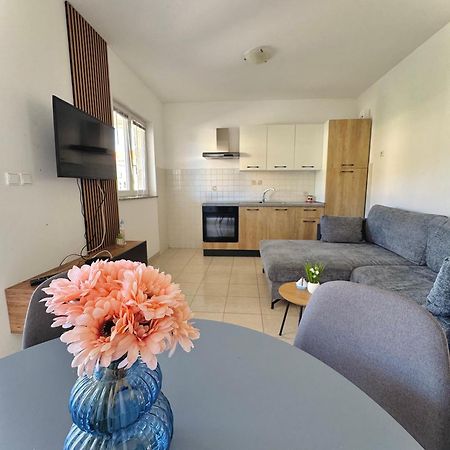 Apartments Elvira Drage Luaran gambar