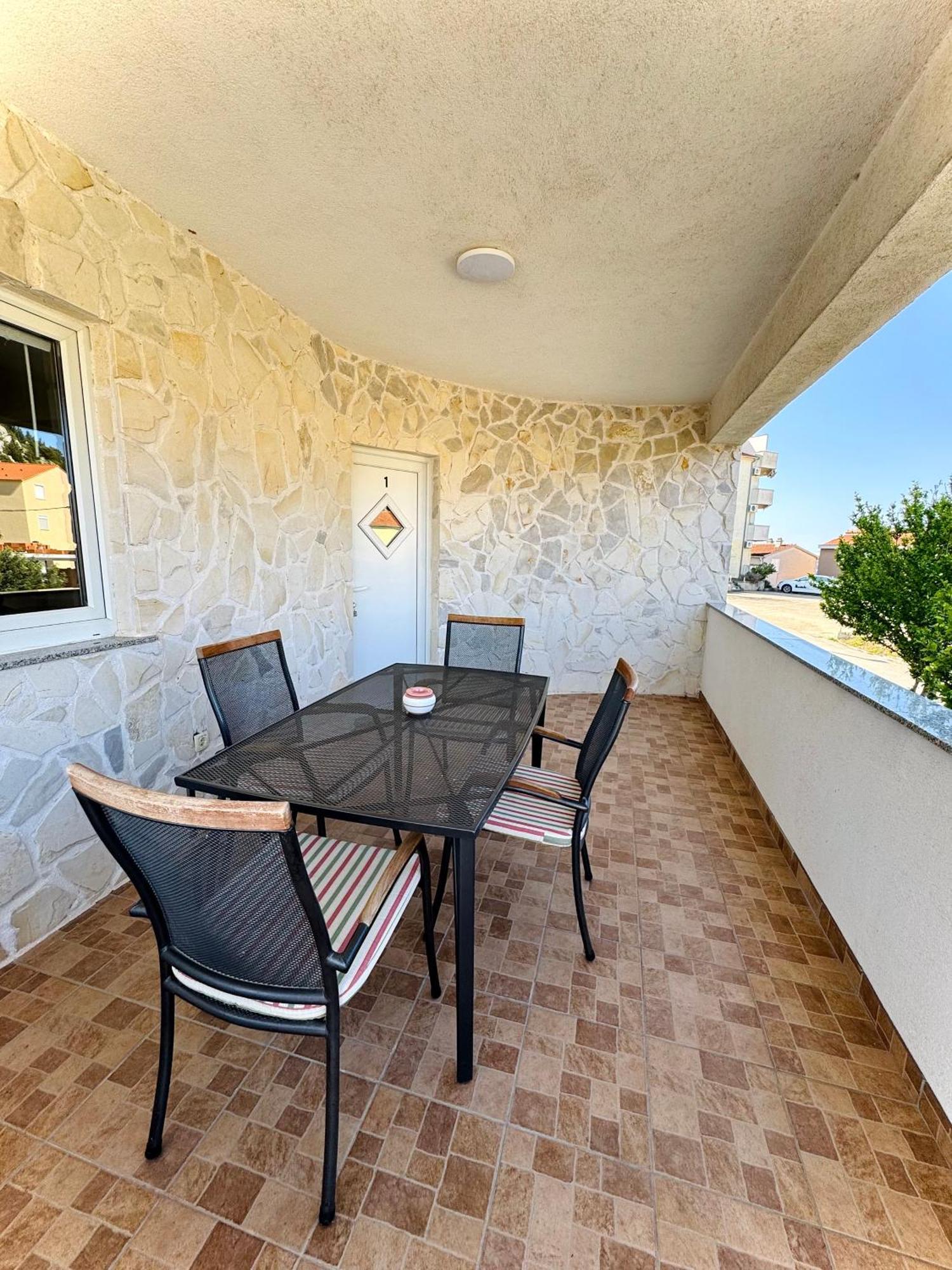 Apartments Elvira Drage Luaran gambar