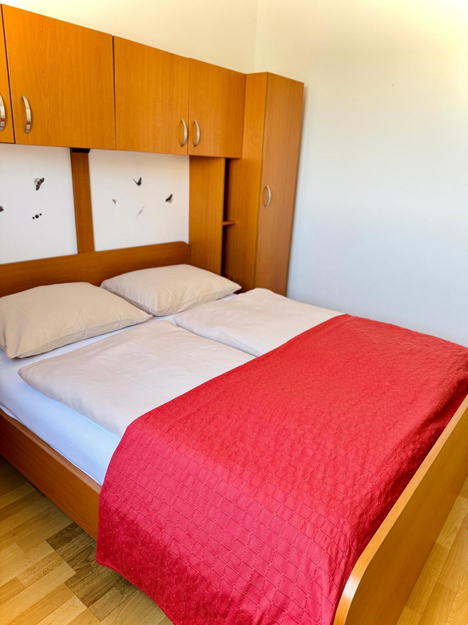 Apartments Elvira Drage Luaran gambar