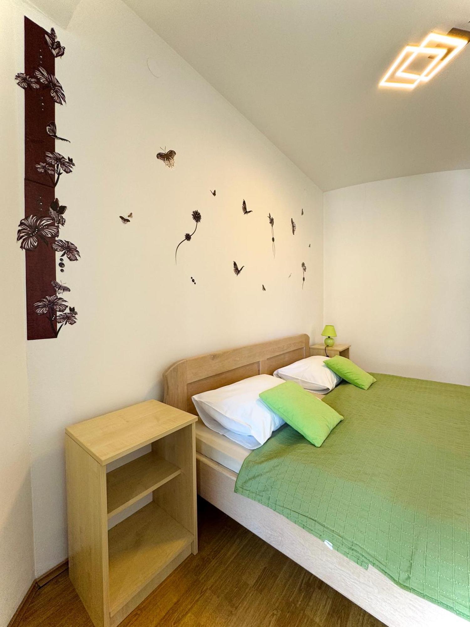 Apartments Elvira Drage Luaran gambar