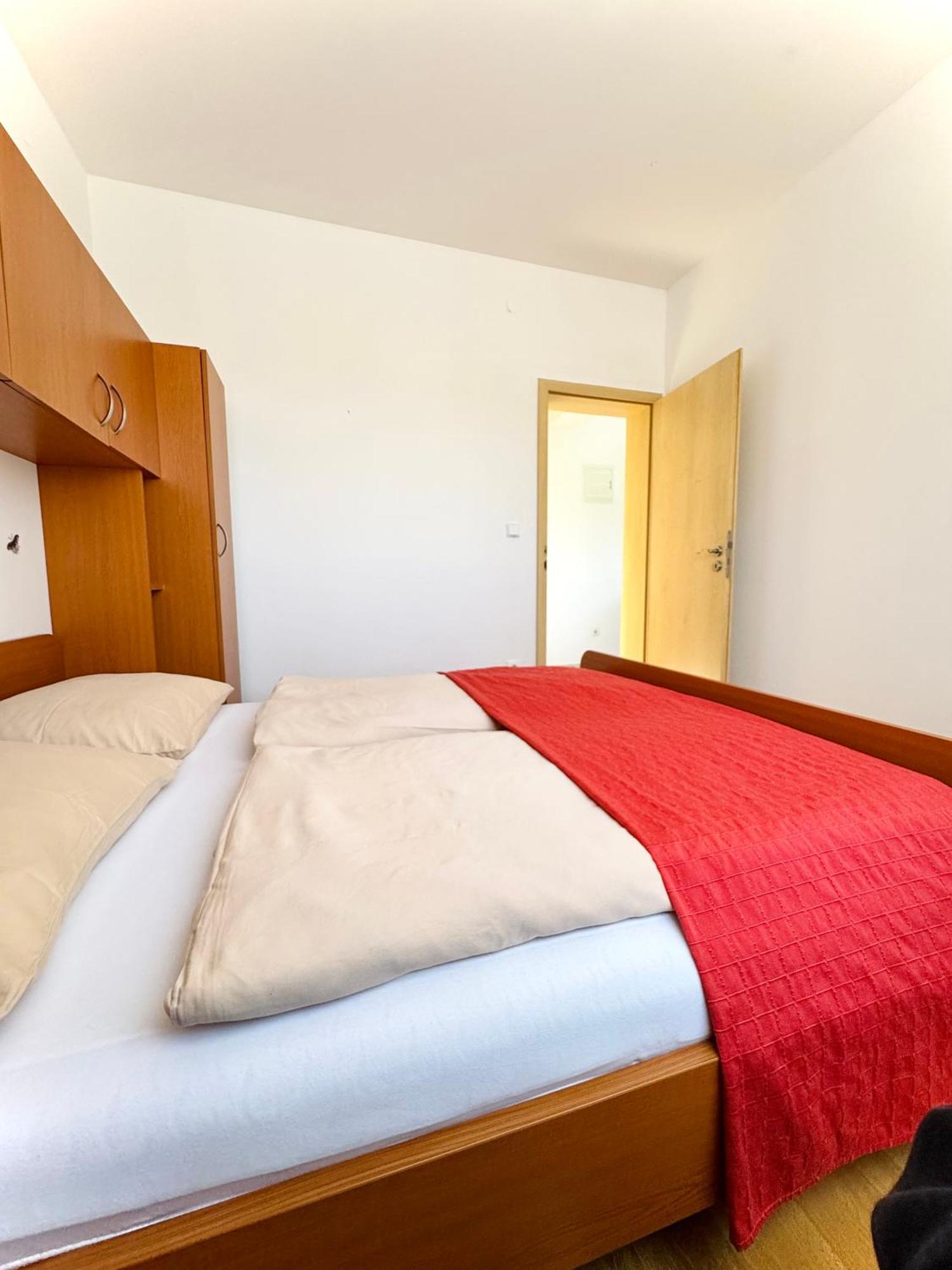 Apartments Elvira Drage Luaran gambar