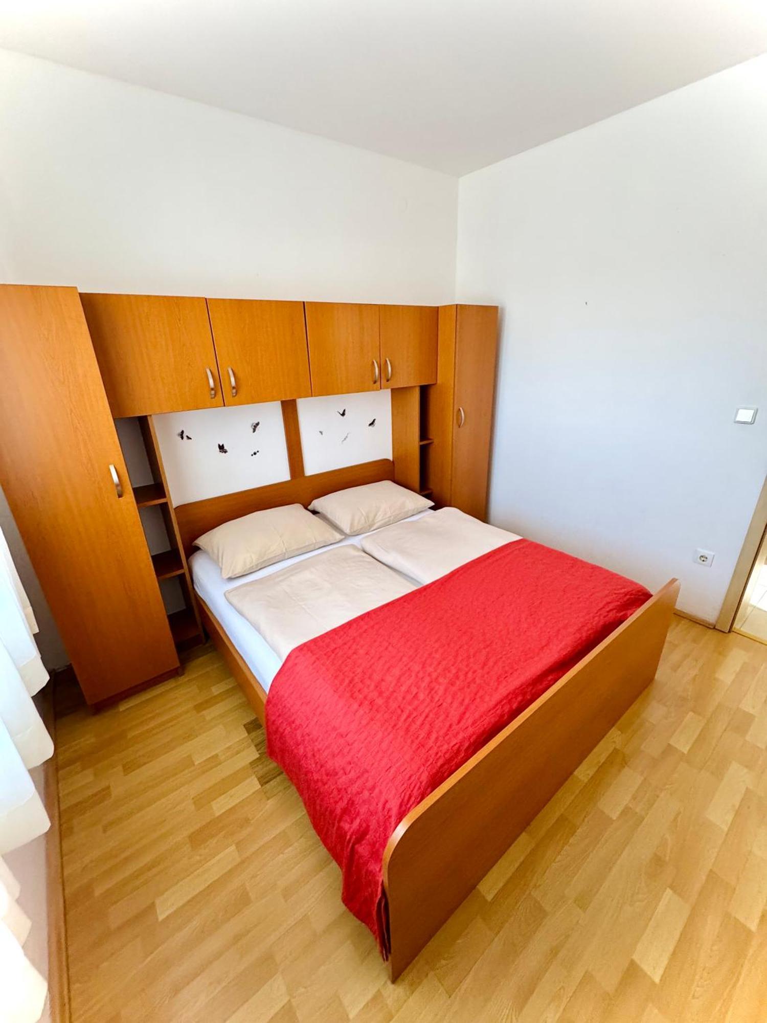 Apartments Elvira Drage Luaran gambar