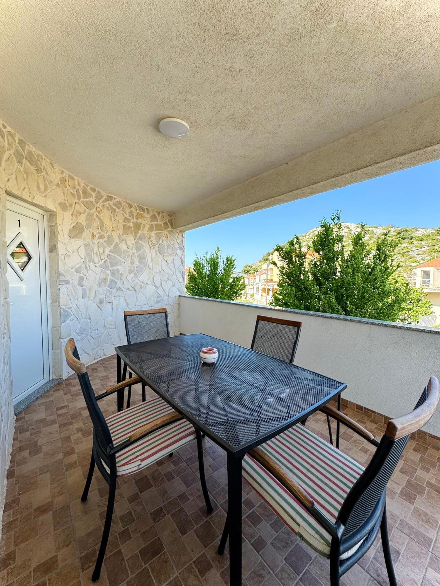 Apartments Elvira Drage Luaran gambar
